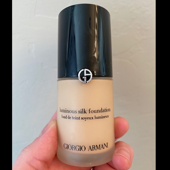 Giorgio Armani Other - Armani Luminous Silk Foundation in shade 2